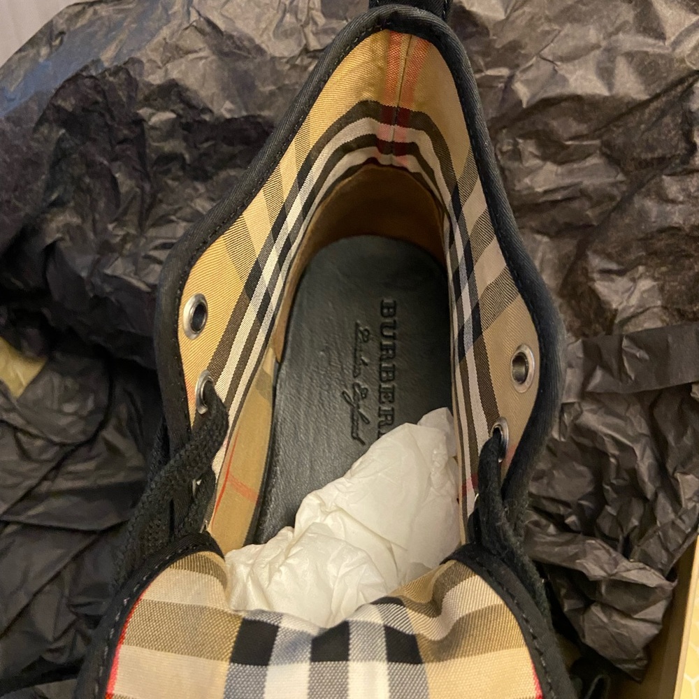 Burberry hightop sneakers - Picture 4 of 6